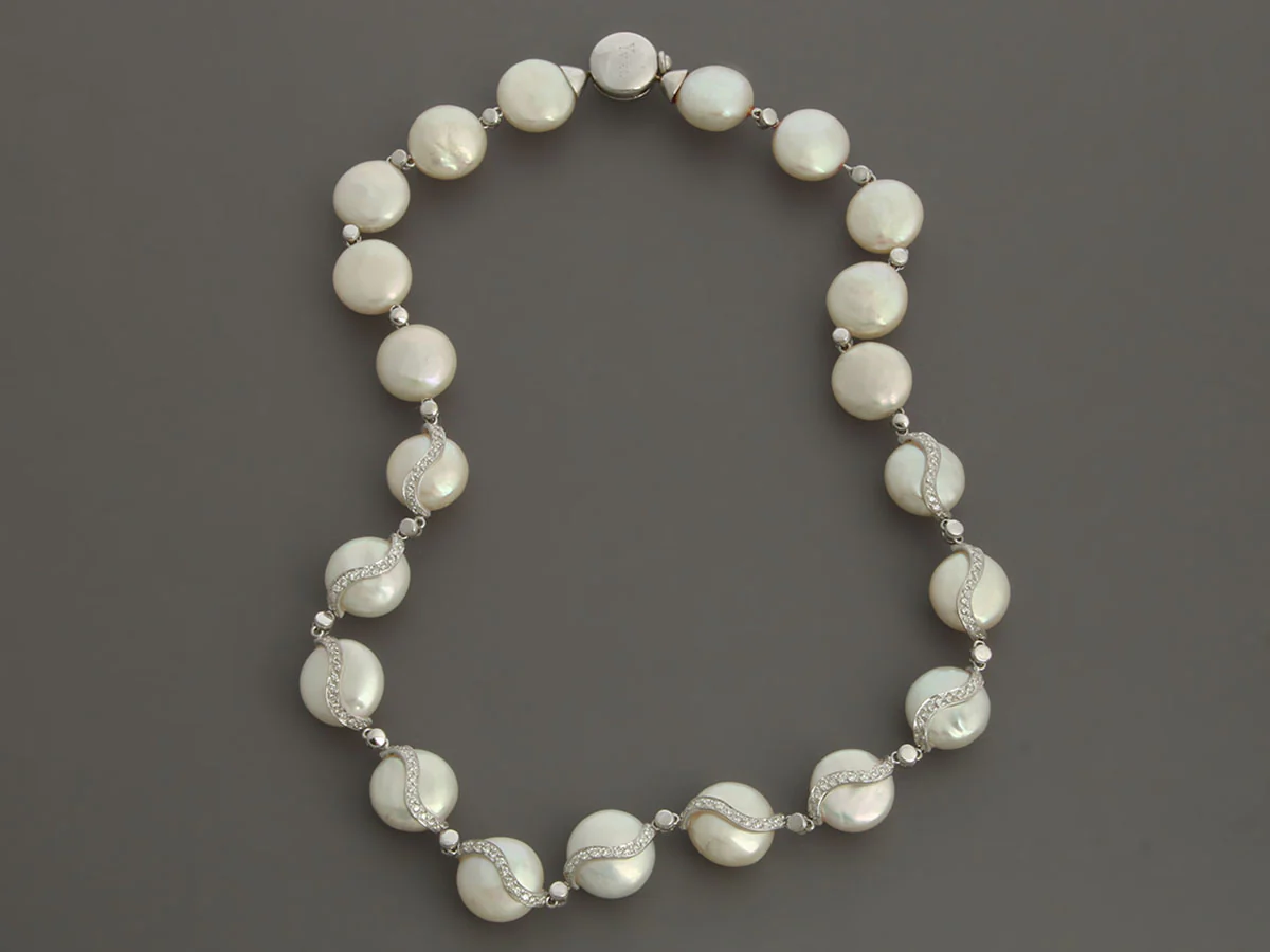 Yvel Biwa Pearl Wave Diamond Necklace - Image 3